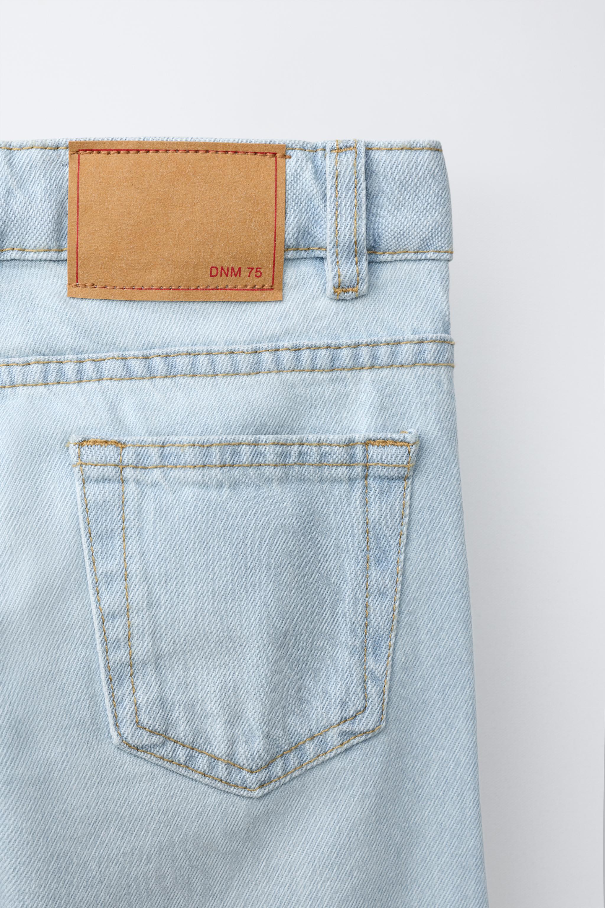 STRAIGHT LEG JEANS